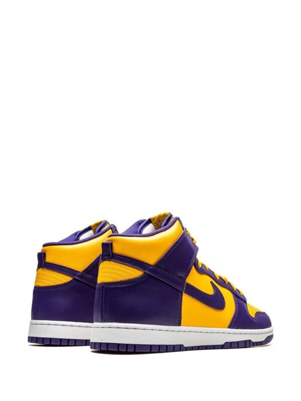 19056365_41570375_1000.jpg Nike Dunk High Retro sneakers