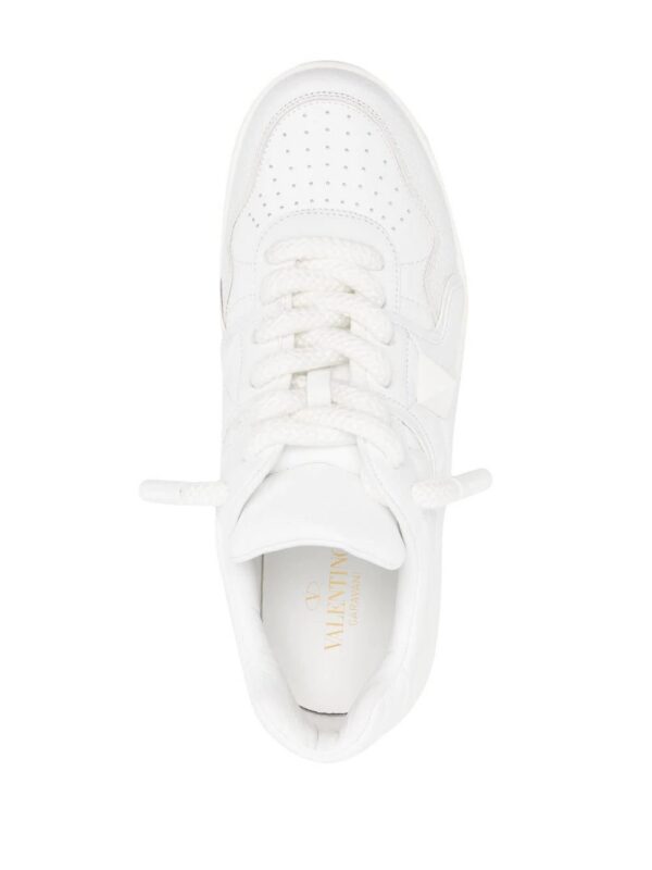 19094942_41781751_1000.jpg Valentino Garavani One Stud low-top sneakers