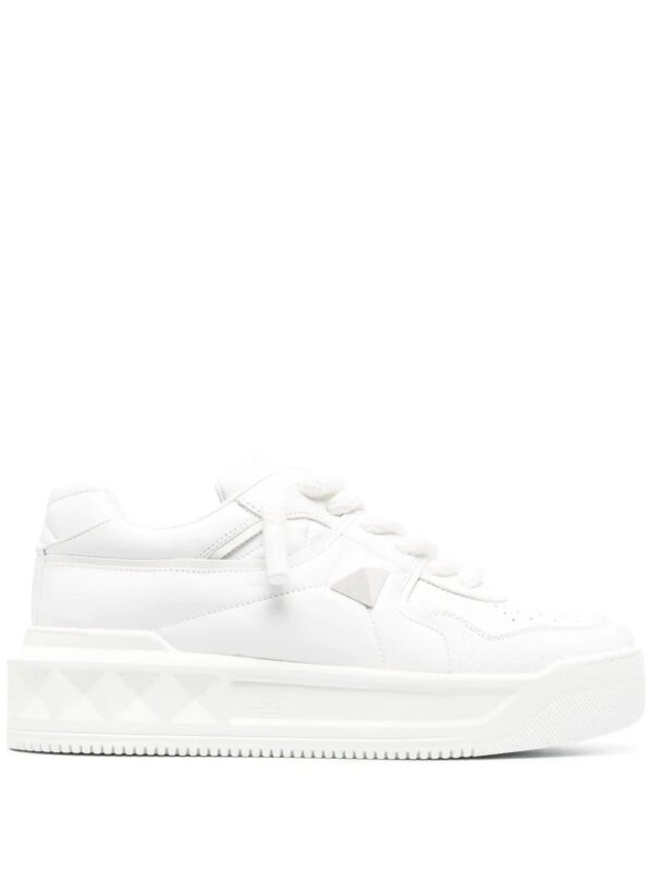 19094942_41781752_1000.jpg Valentino Garavani One Stud low-top sneakers