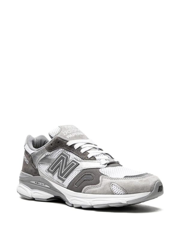 19131102_41835312_1000-1.jpg New Balance 920 low-top sneakers
