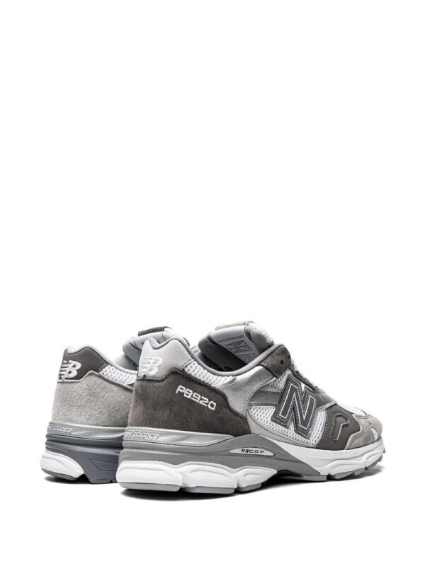 19131102_41835313_1000-1.jpg New Balance 920 low-top sneakers