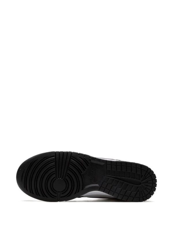 19148075_41857379_1000.jpg Nike Dunk High “World Champions” sneakers