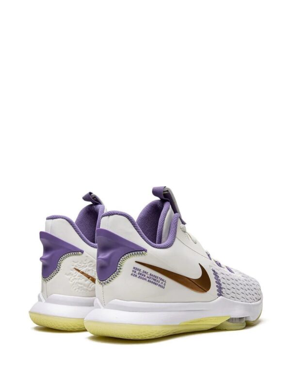 19159908_41898939_1000-1.jpg Nike LeBron Witness V sneakers