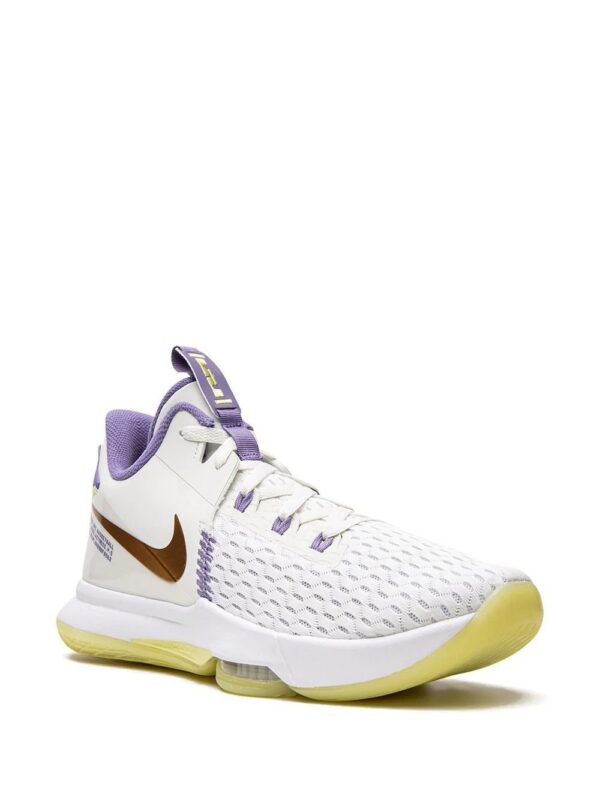 19159908_41899304_1000-1.jpg Nike LeBron Witness V sneakers