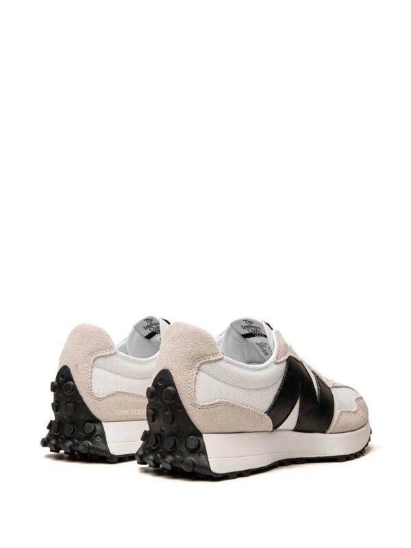 19167108_41951352_1000-1.jpg New Balance 327 low-top sneakers