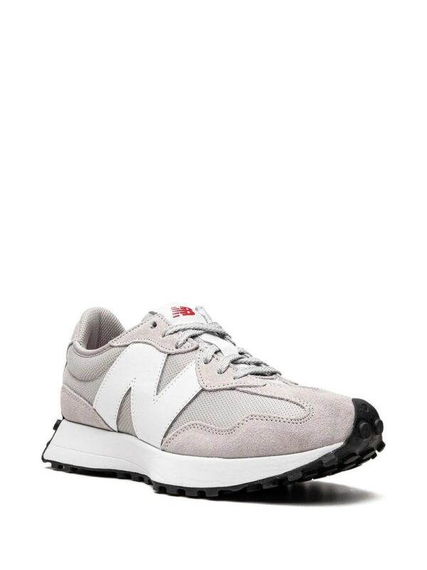 19177047_41950946_1000-1.jpg New Balance 327 low-top sneakers