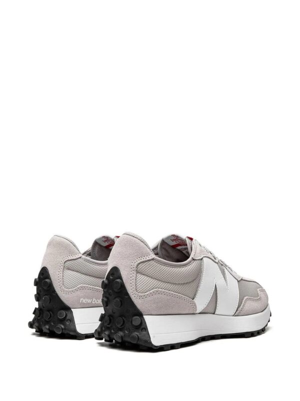 19177047_41951303_1000-1.jpg New Balance 327 low-top sneakers