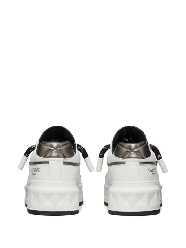 19184380_42182853_1000.jpg Valentino Garavani One Stud XL low-top sneakers