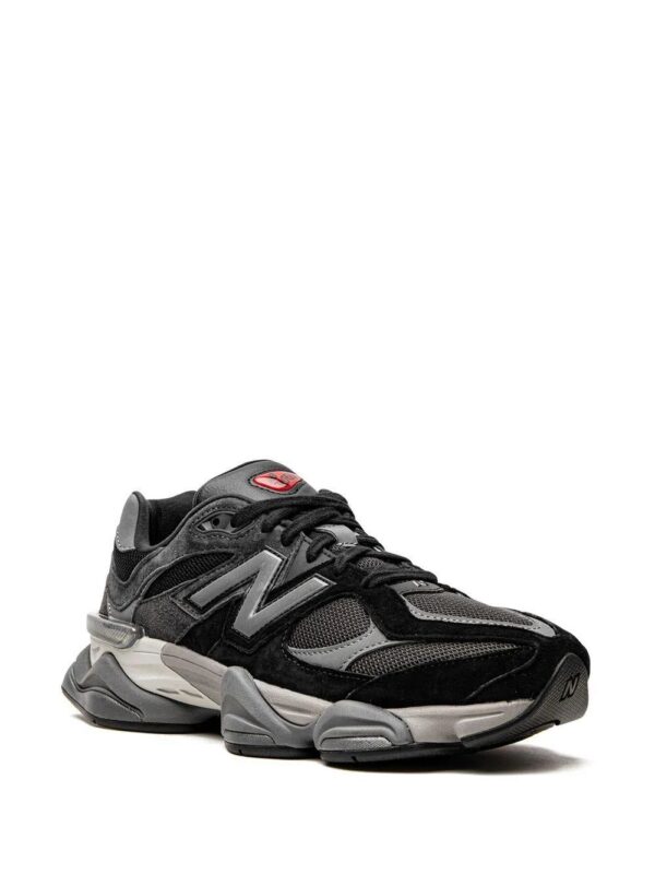 19201493_42070789_1000_2bd55904-a59b-416f-a0f8-2b5c458a862e-1.jpg New Balance 9060 low-top sneakers