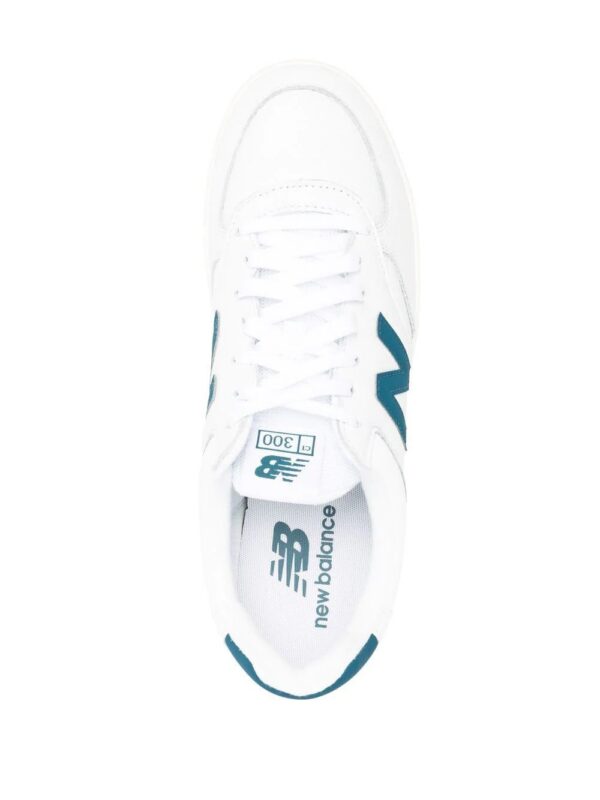19225989_42159140_1000-1.jpg New Balance 300 low-top sneakers