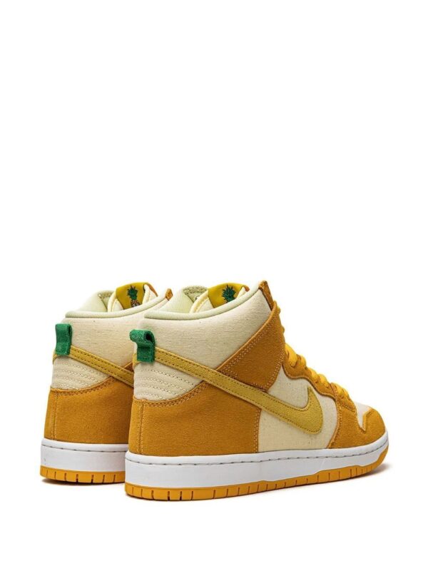19253516_42647949_1000-1.jpg Nike SB Dunk High "Pineapple" sneakers