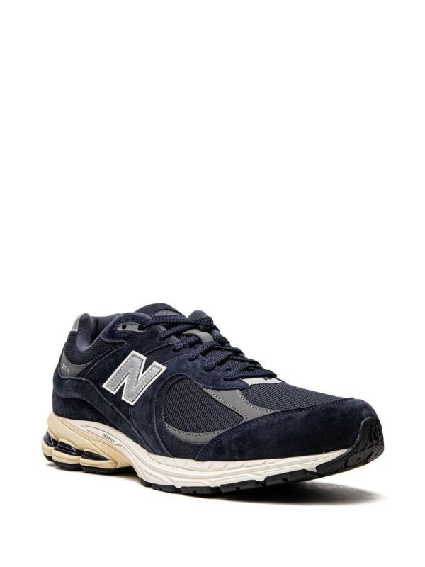 19254675_42157494_1000-1.jpg New Balance 2002R low-top sneakers