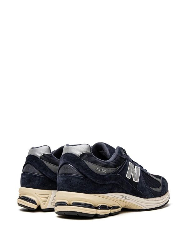 19254675_42158139_1000-1.jpg New Balance 2002R low-top sneakers