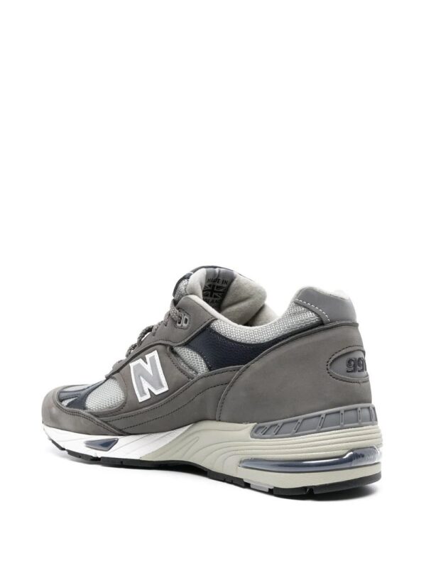 19262525_42202880_1000-1.jpg New Balance 991 lace-up sneakers