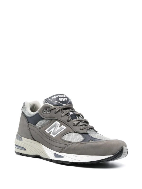 19262525_42204414_1000-1.jpg New Balance 991 lace-up sneakers