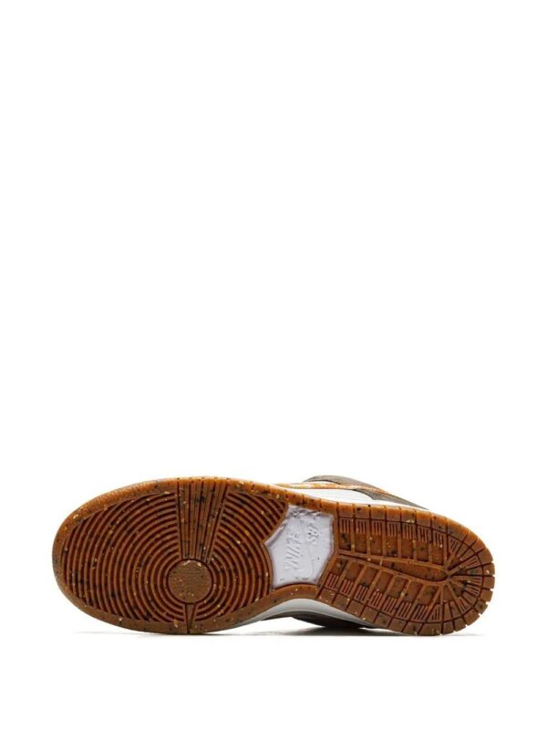 19265749_42210180_1000-1.jpg Nike x Crushed D.C. SB Dunk Low "Golden Hour" sneakers
