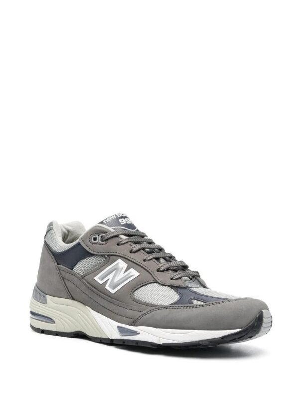 19280948_42340352_1000-1.jpg New Balance 991 lace-up sneakers
