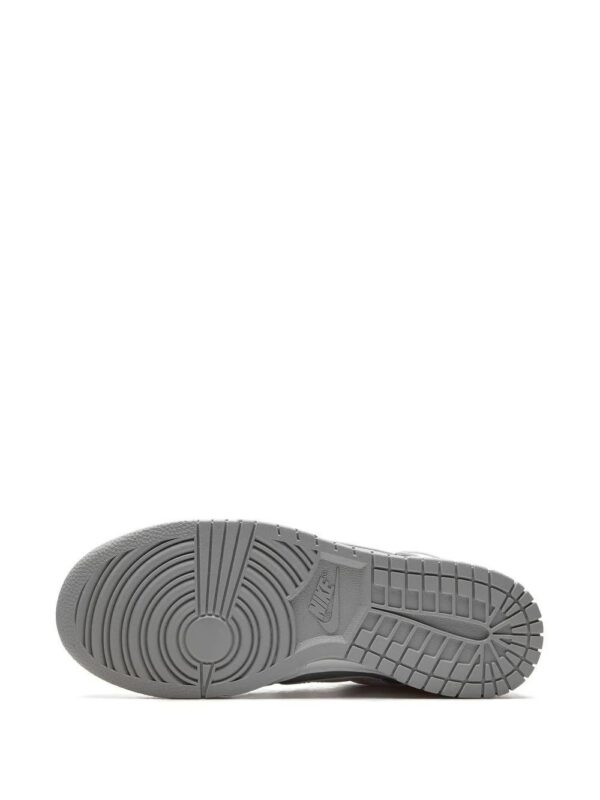19285637_42276287_1000_5ef135e0-8353-44e0-b2bf-651a4a590ae6-1.jpg Nike Dunk Low Retro sneakers