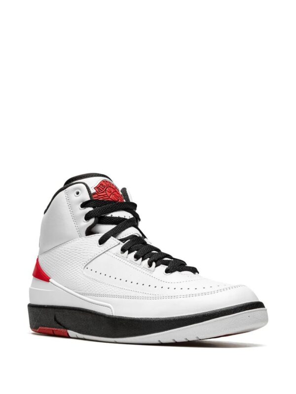 19347488_43272789_1000-1.jpg Jordan Air Jordan 2 Retro OG "Chicago" sneakers
