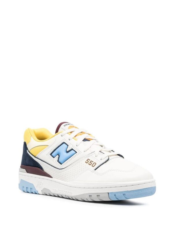 19380610_42639068_1000-1.jpg New Balance BB550 low-top sneakers