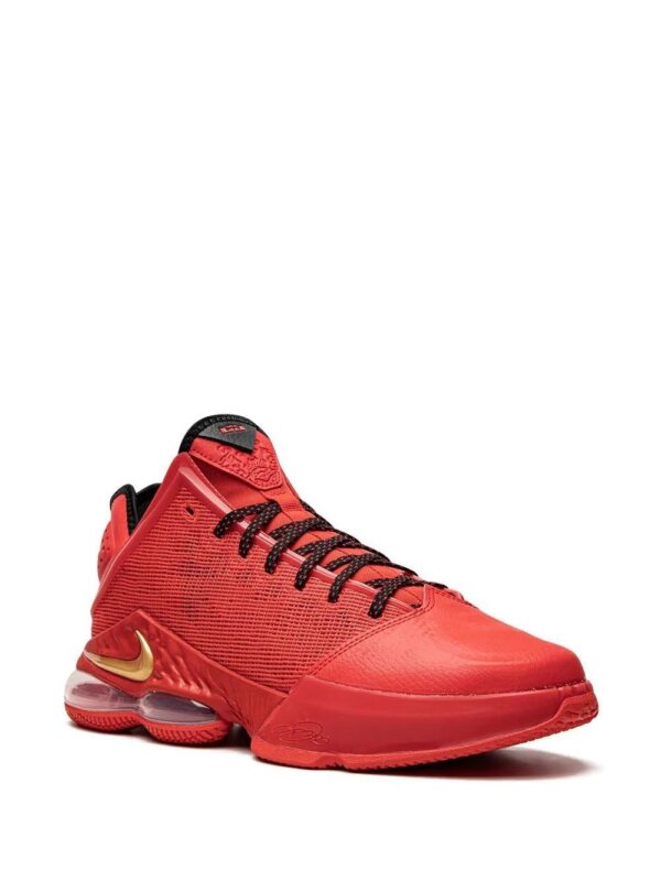 Nike  LeBron 19 Low sneakers