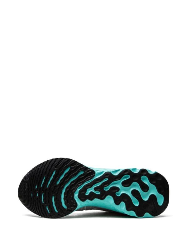 19381895_42556992_1000-1.jpg Nike React Infinity Run Flyknit 2 sneakers