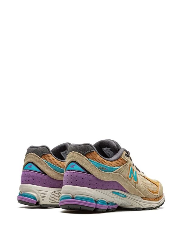 19394758_42641526_1000-1.jpg New Balance 2002R low-top sneakers