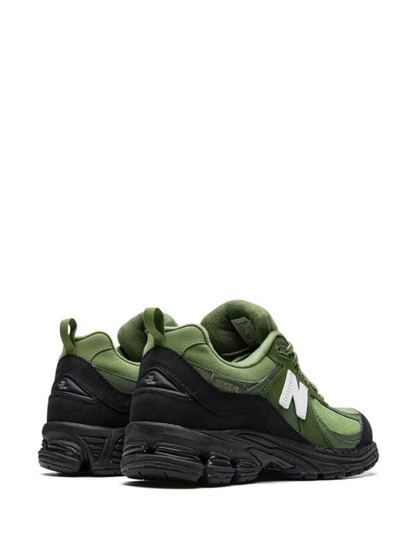 19394760_42640621_1000-1.jpg New Balance x The Basement 2002R sneakers