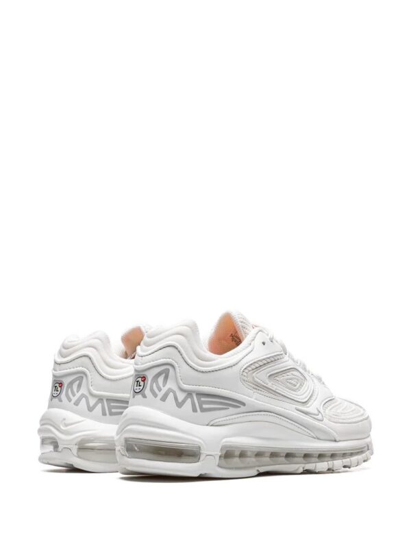 19410760_42656907_1000-1.jpg Nike x Supreme Air Max 98 TL sneakers