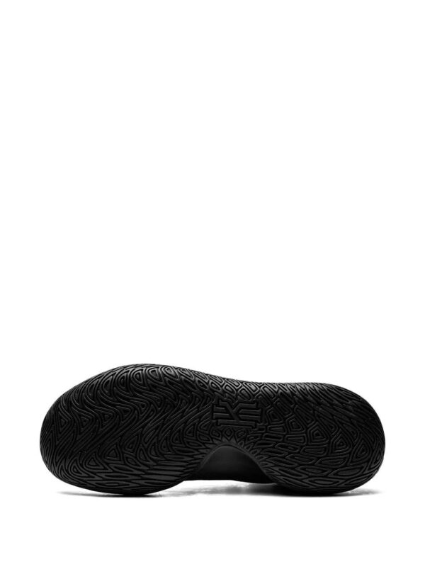 19456796_43596859_1000-1.jpg Nike Kyrie Flytrap 5 sneakers