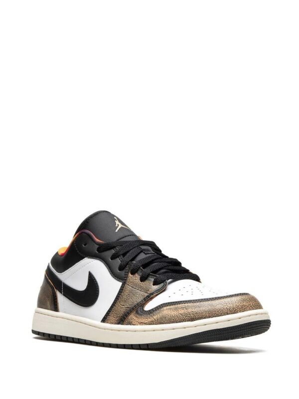 19469713_43337183_1000-1.jpg Jordan Air Jordan 1 Low “Wear-Away” sneakers