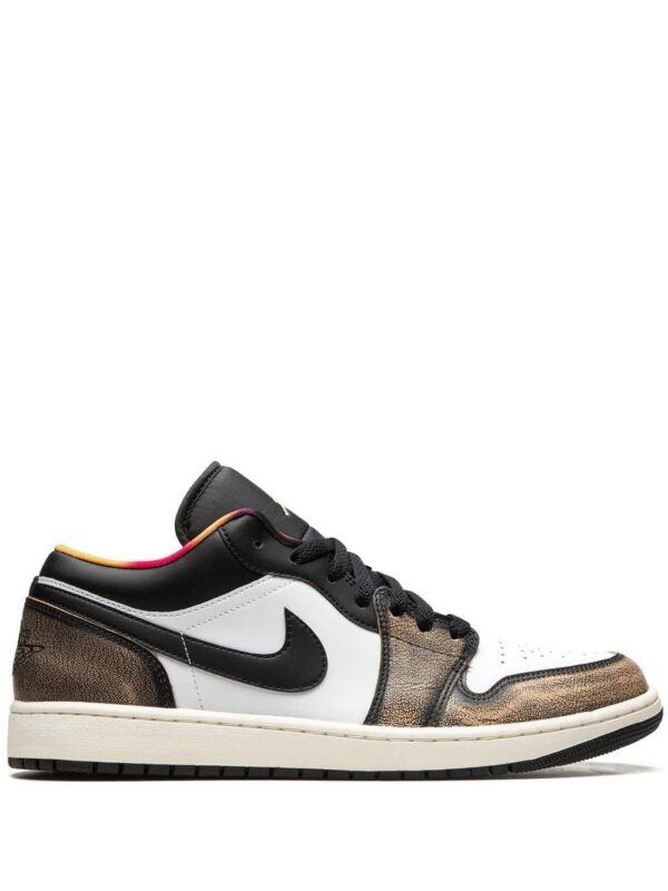 19469713_43337184_1000-1.jpg Jordan Air Jordan 1 Low “Wear-Away” sneakers