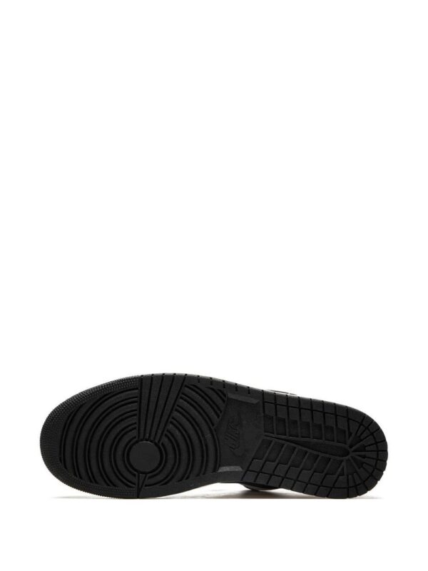 19469713_43337185_1000-1.jpg Jordan Air Jordan 1 Low “Wear-Away” sneakers