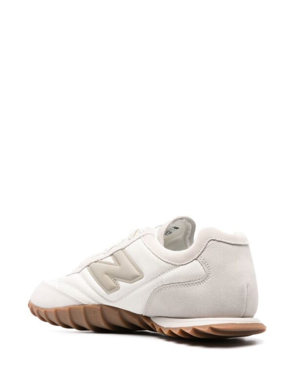 19470869_43458004_1000_ea08fbd3-b647-4aeb-a77b-2aca9fb4fe9c-1.jpg New Balance RC30 low-top sneakers