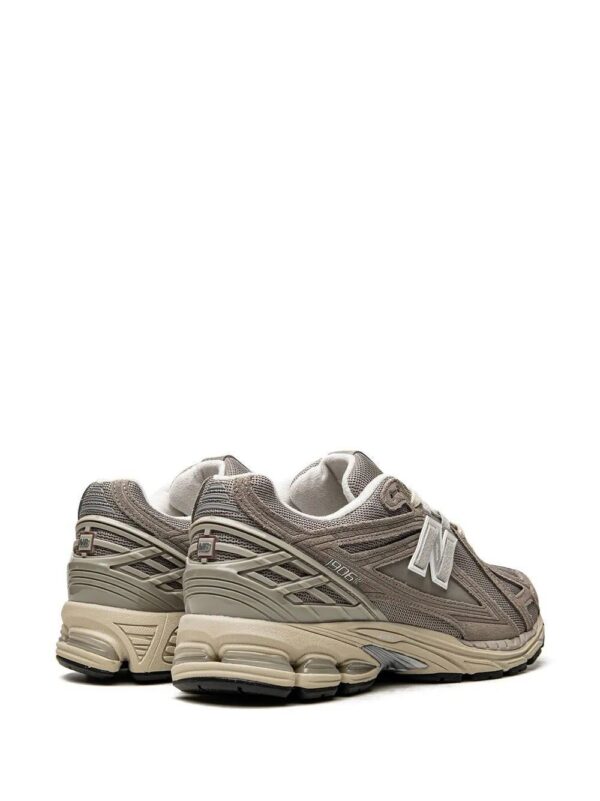 19472272_43362709_1000-1.jpg New Balance 1906R low-top sneakers