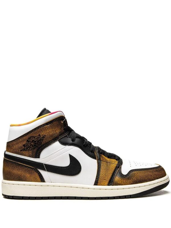 19480310_43617139_1000.jpg Jordan Air Jordan 1 Mid SE “Wear-Away” sneakers