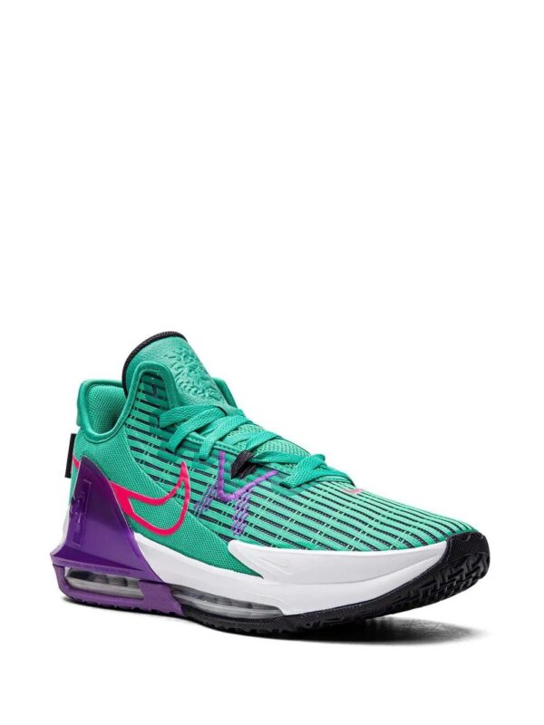 19484475_43408428_1000-1.jpg Nike LeBron Witness VI sneakers