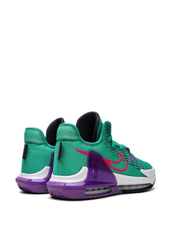 19484475_43409337_1000-1.jpg Nike LeBron Witness VI sneakers