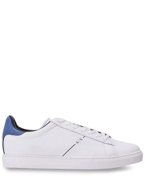 19495223_43450333_1000.jpg Armani Exchange logo-embossed low-top sneakers