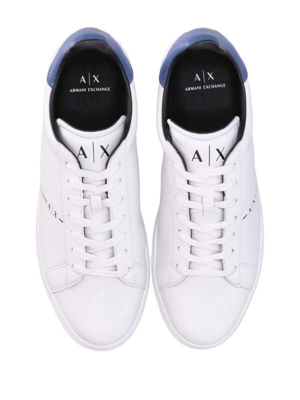 19495223_43450335_1000.jpg Armani Exchange logo-embossed low-top sneakers