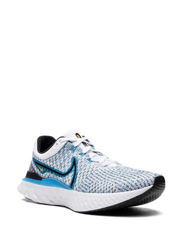 19557580_43608189_1000-1.jpg Nike React Infinity Run Flyknit 3 sneakers.