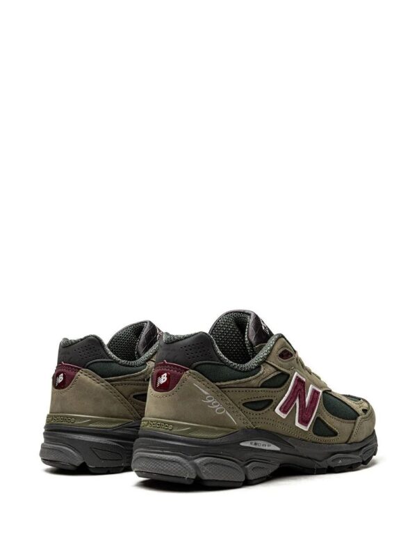 19626965_43748453_1000-1.jpg New Balance 990v3 low-top sneakers
