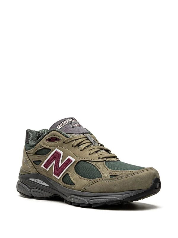 19626965_43748458_1000-1.jpg New Balance 990v3 low-top sneakers