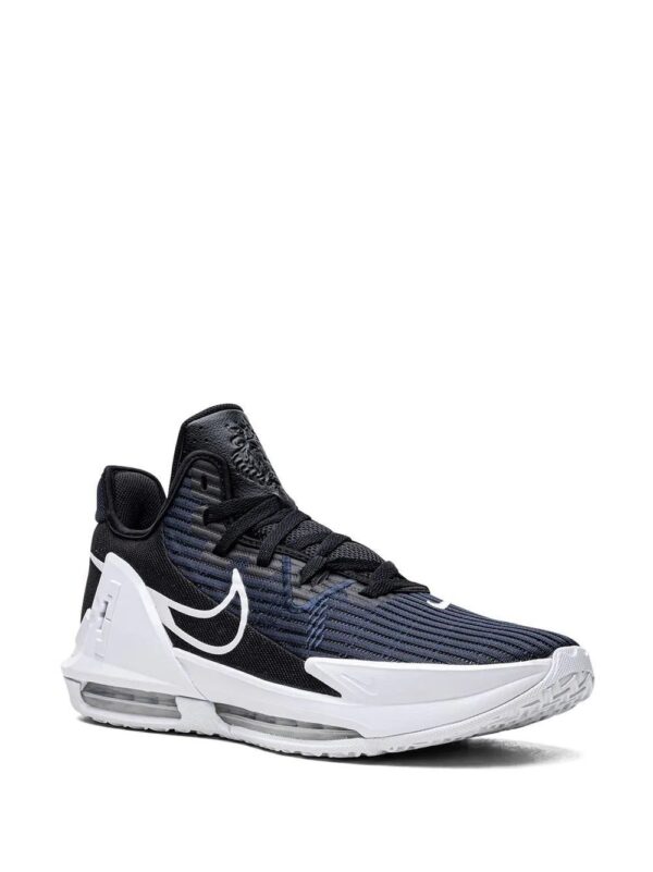 19633484_43810560_1000-1.jpg Nike LeBron Witness VI sneakers