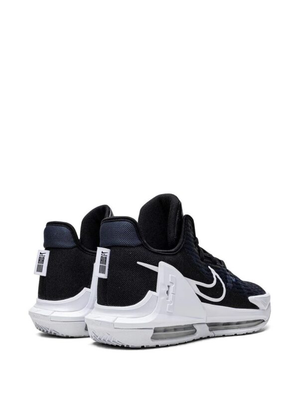 19633484_43810577_1000-1.jpg Nike LeBron Witness VI sneakers