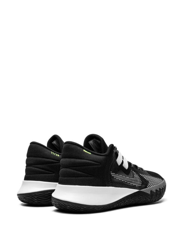 19673770_43951171_1000.jpg Nike Kyrie Flytrap 5 high-top sneakers