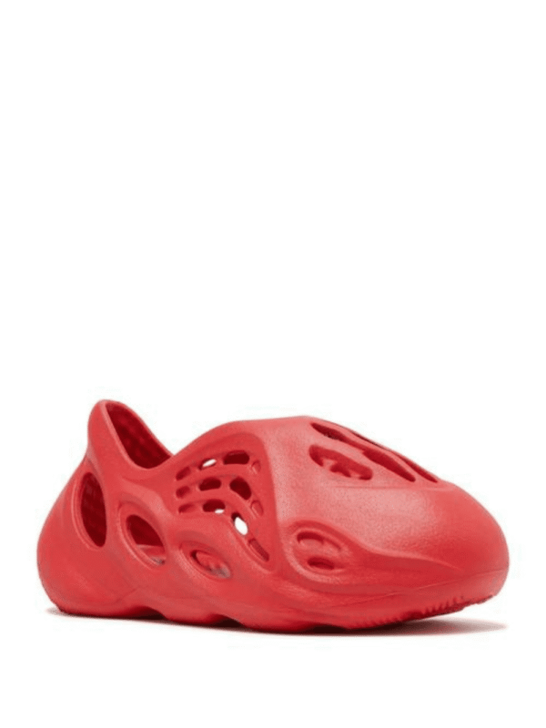 1_7885c1d8-efd3-4f69-a4cf-d4801e54ef37.png Yeezy Foam Runner Kids 'Vermilion'