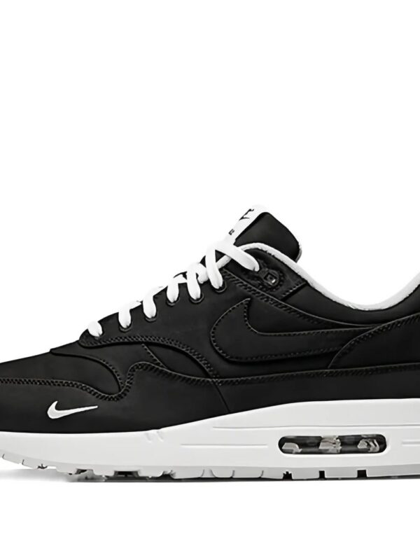 21062678_61158532_1000.jpg Nike Air Max 1 "DSM" sneakers