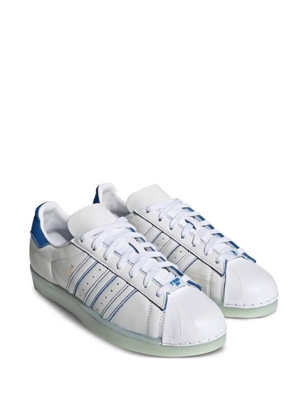 22439888_61293083_1000.jpg adidas Superstar sneakers