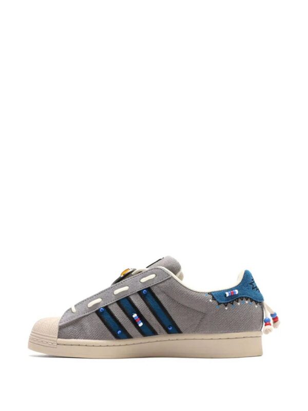 22440366_61291059_1000.jpg adidas Superstar slip-on sneakers